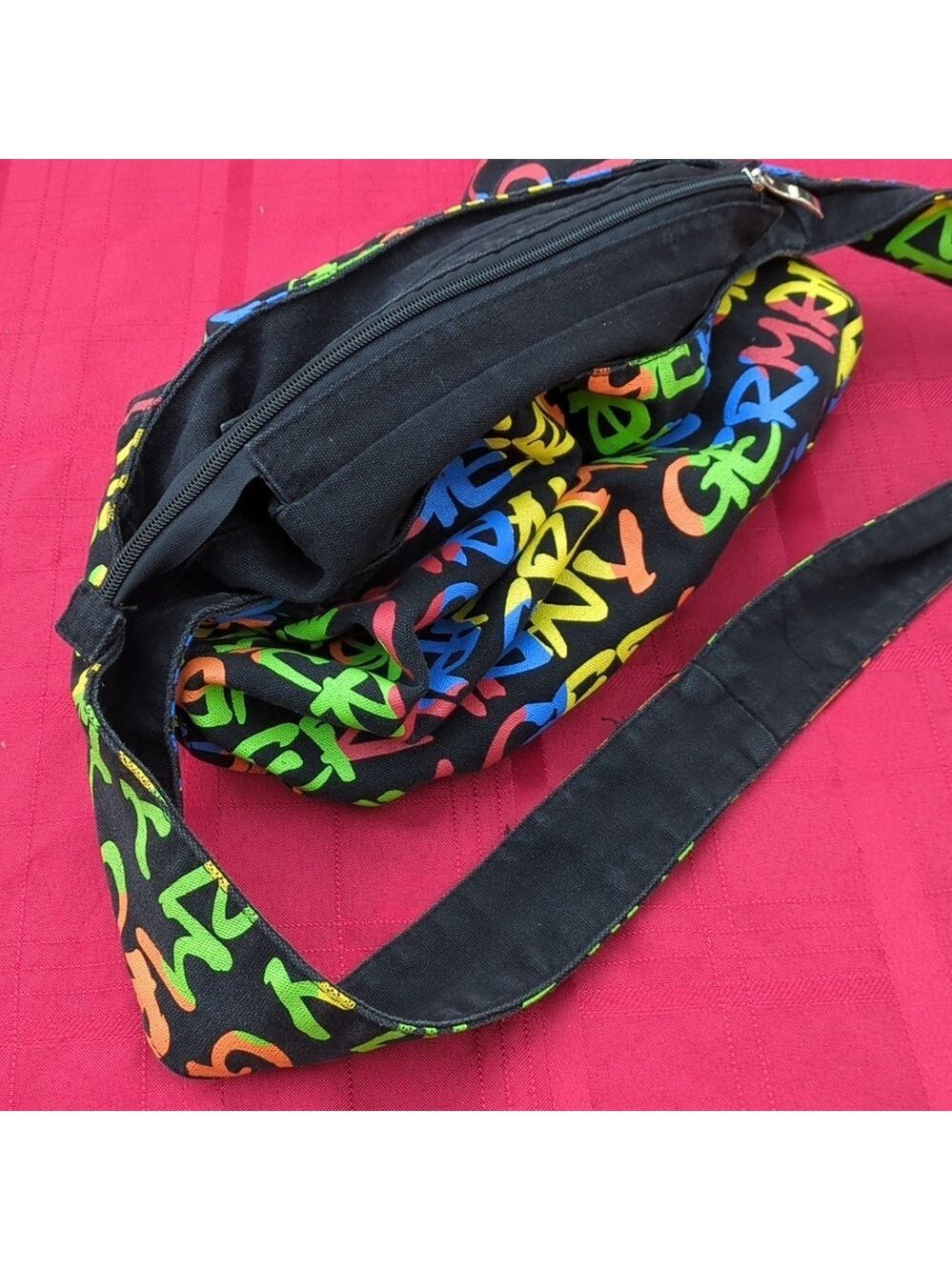 Germany Colorful Novelty Print Shoulder Bag Zip Closure - Picture 3 of 3